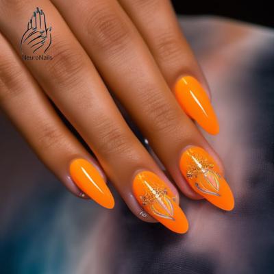 Оранжевый неоновый дизайн ногтей от NeuroNails