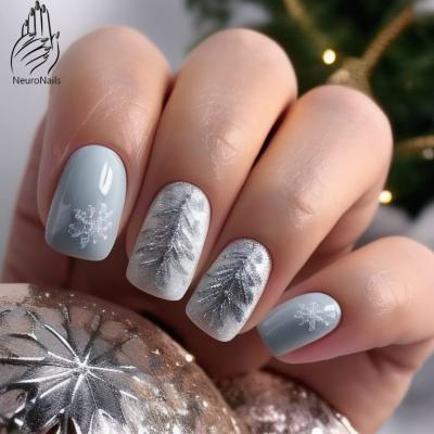 Christmas tree pattern on nails
