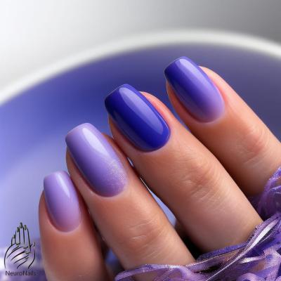 Сиреневый и синий оттенки градиентного дизайна ногтей от NeuroNails