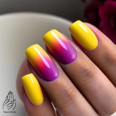 Желтый, фиолетовый и красный оттенки градиентного дизайна ногтей от NeuroNails